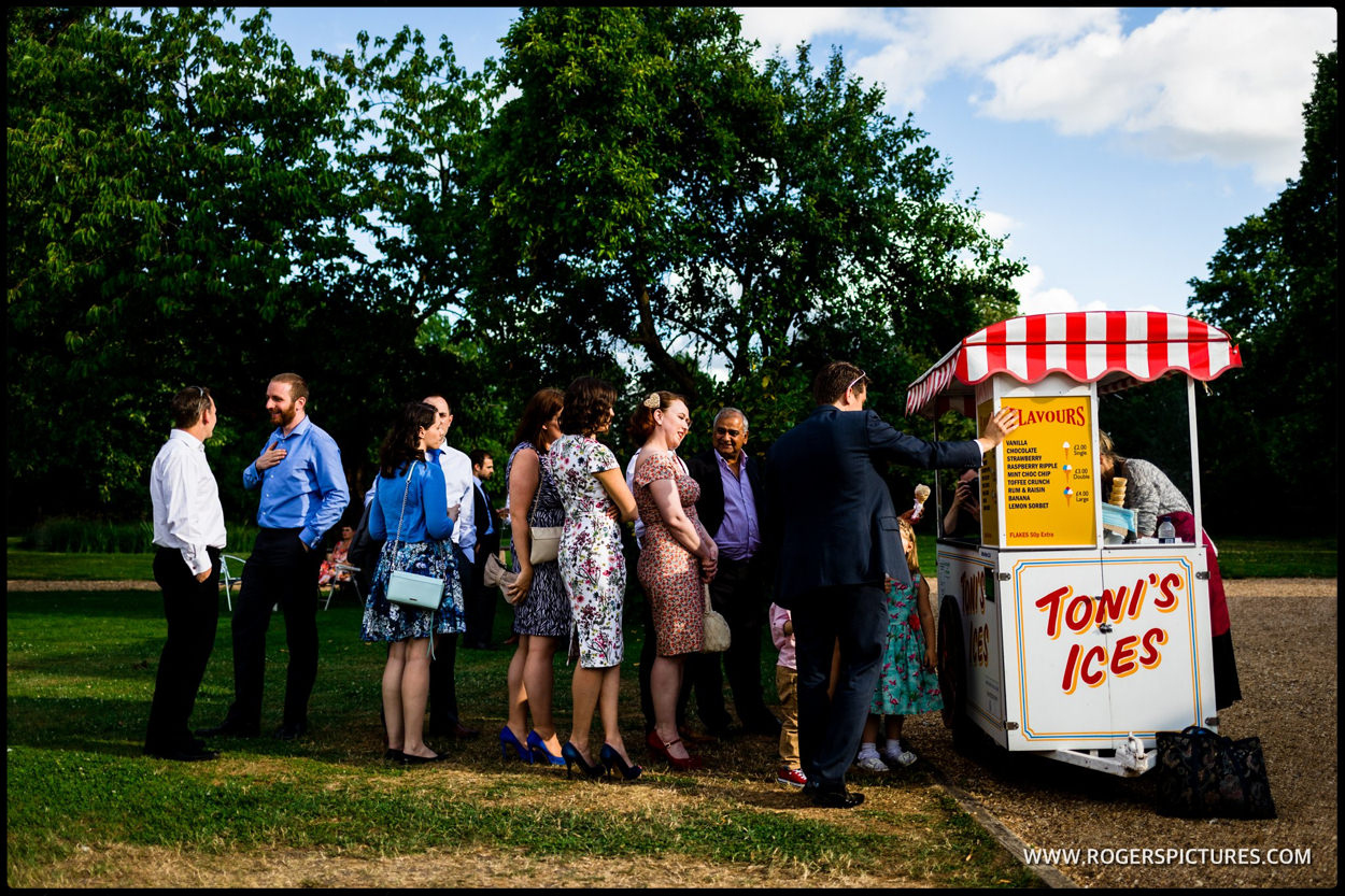 Outdoor Wedding Photographer