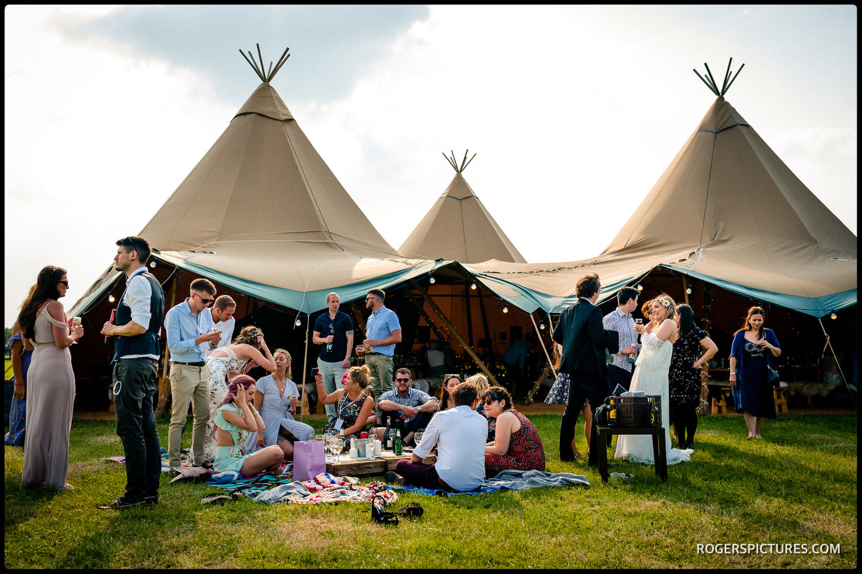 Outdoor Wedding Photographer