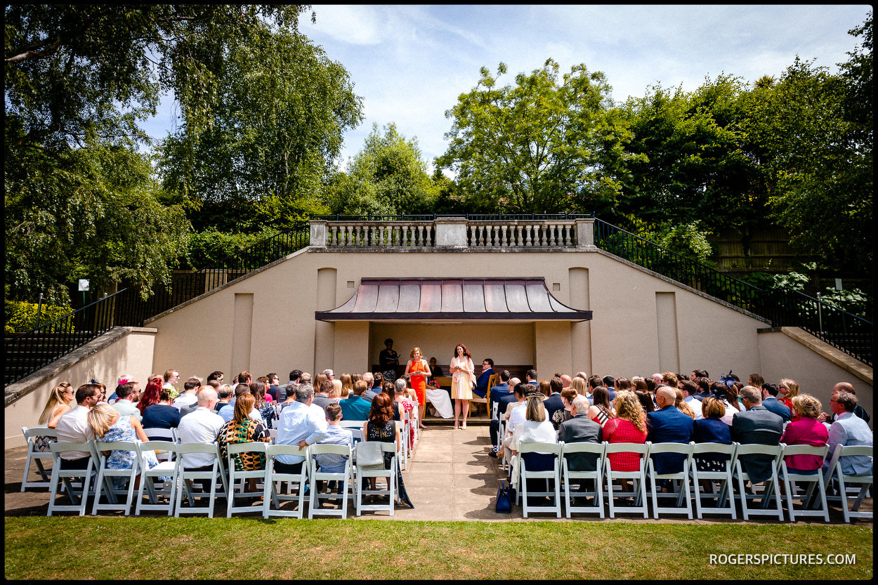 Wedding a the Hill Garden in Hampstead