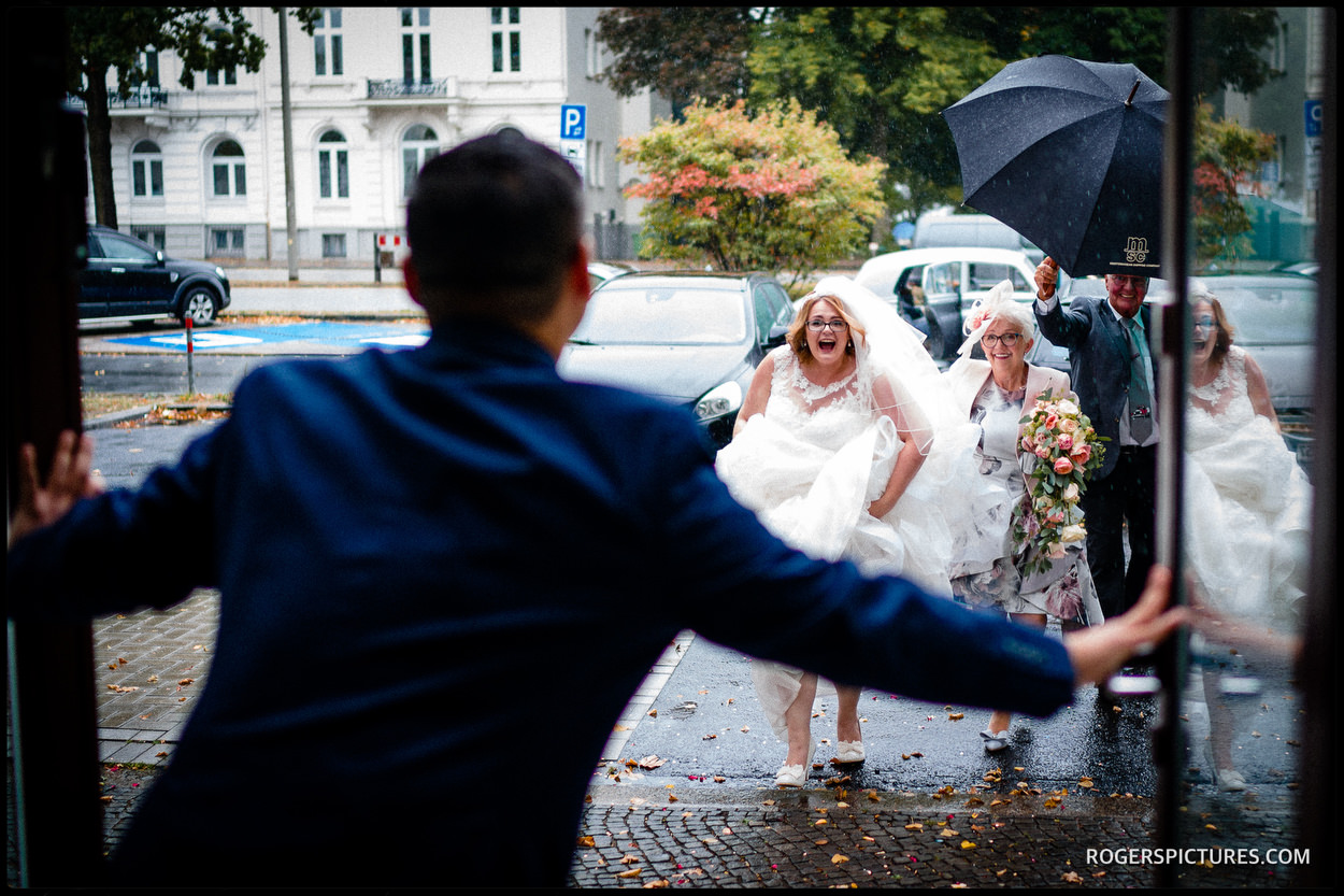 Rainy Wedding Day Photographer